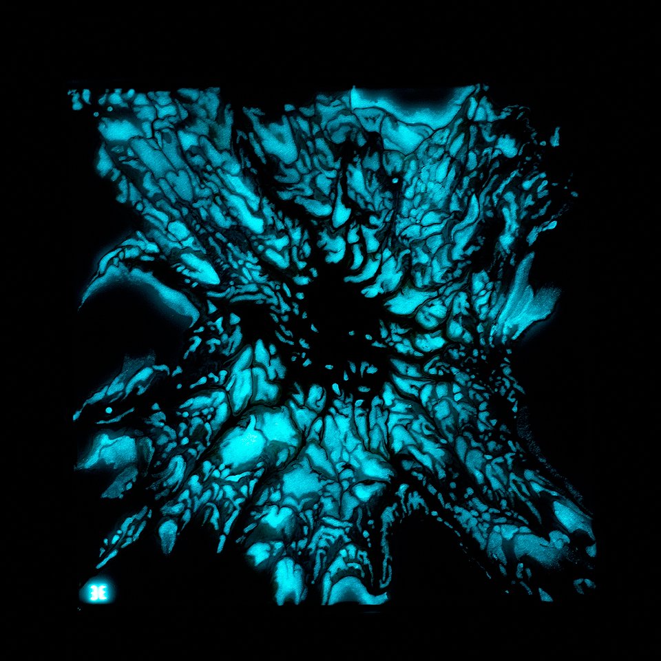 Original painting, UV glow, glow in the dark, glowing painting, RaDiKo.Art, Wall Art, Living Room Wall Art, Abstract painting, Modern art, artist Milton Keynes, fluid art, acrylic pour, Resin artwork, google search
