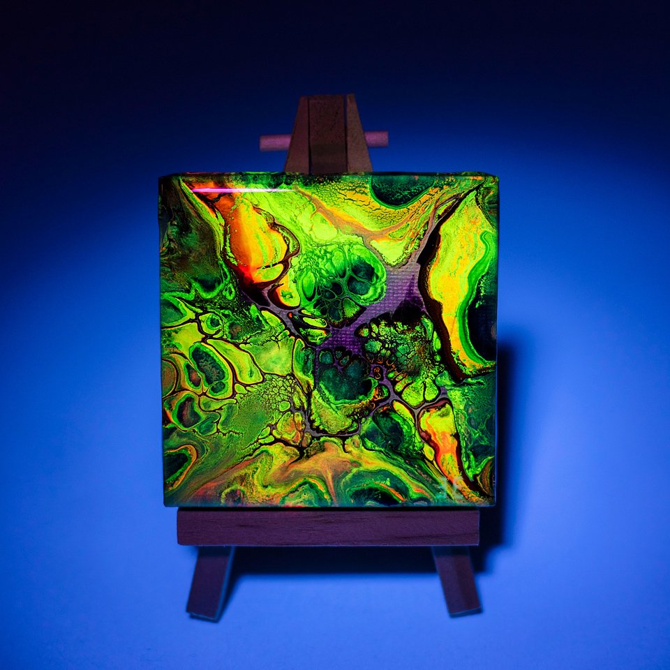 RaDiKo.Art, desktop Art, mini painting, uv glow, artist Milton Keynes, fluid art, acrylic pour, Resin artwork, gift idea, google search, FB Radostina Kostadinova, radiko uk