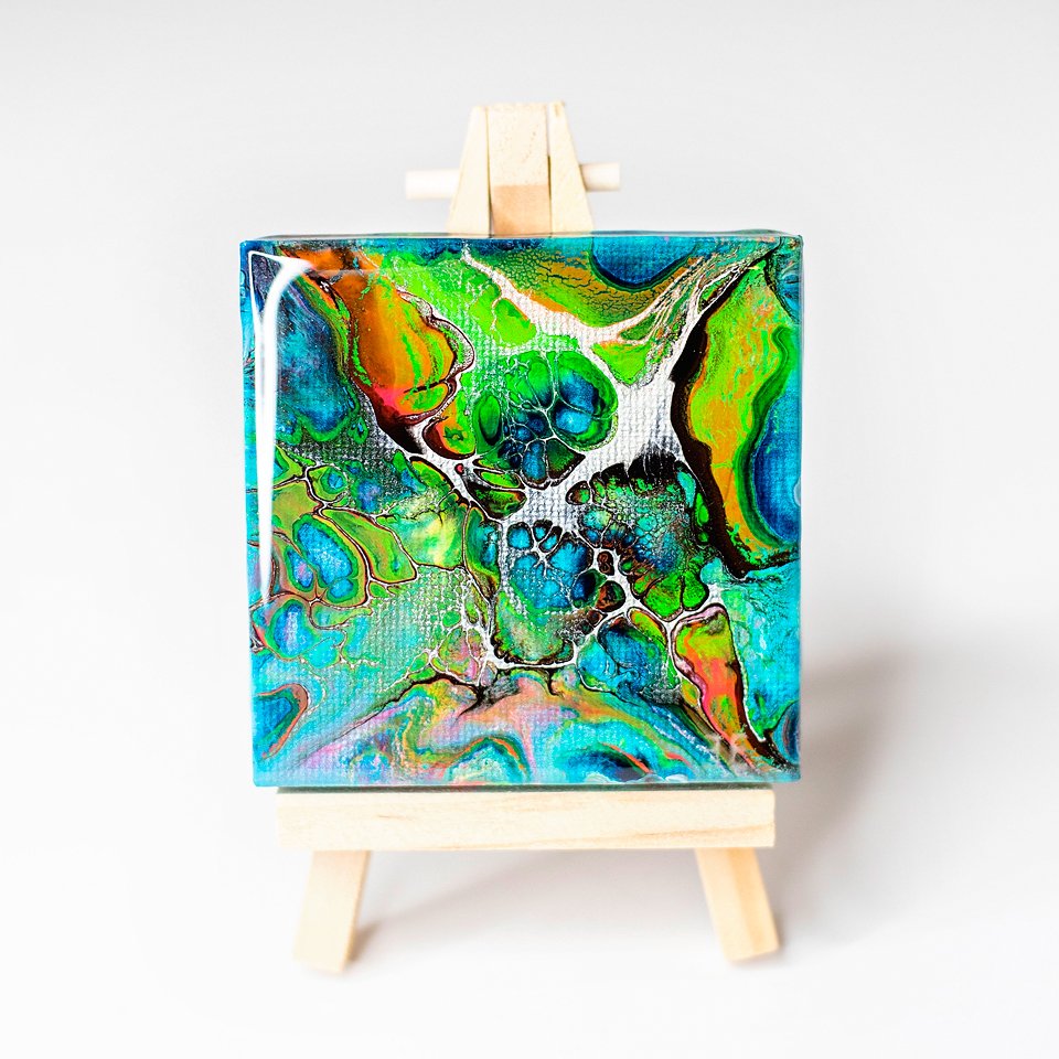 RaDiKo.Art, desktop Art, mini painting, uv glow, artist Milton Keynes, fluid art, acrylic pour, Resin artwork, gift idea, google search, FB Radostina Kostadinova, radiko uk