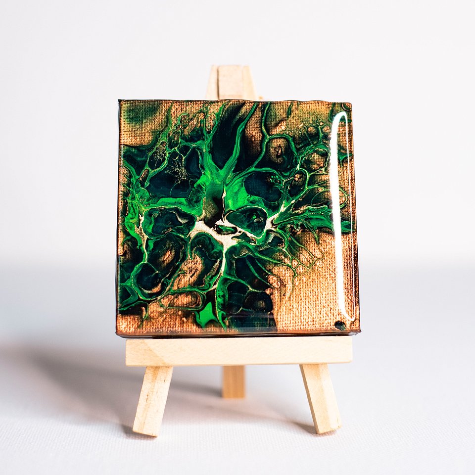 RaDiKo.Art, desktop Art, mini painting, uv glow, artist Milton Keynes, fluid art, acrylic pour, Resin artwork, gift idea, google search, FB Radostina Kostadinova, radiko uk